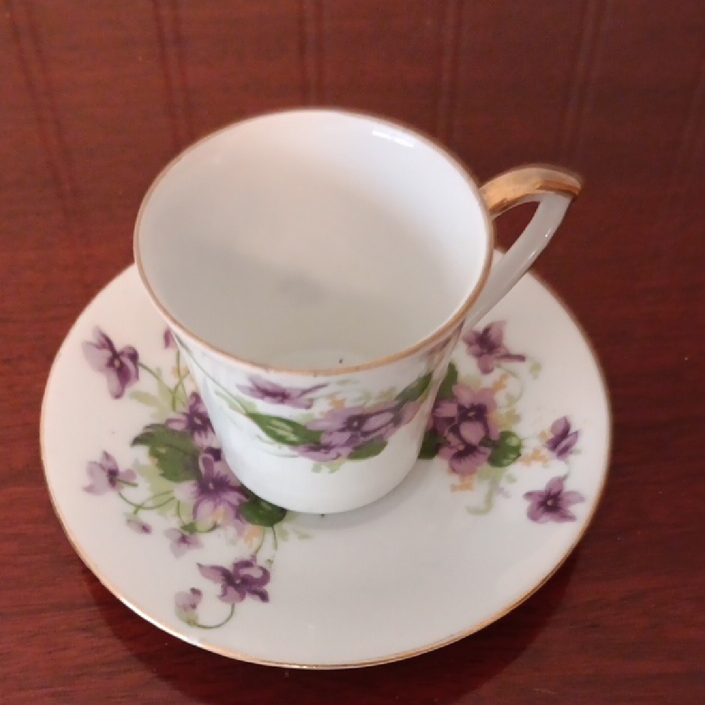 Vintage demi Tasse Sweet Violets